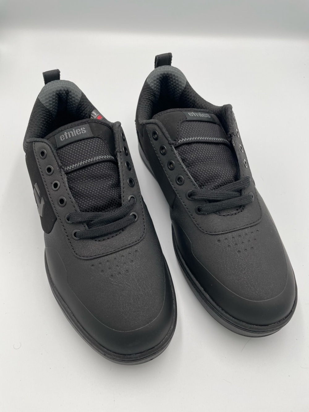 Etnies Culvert MTB Shoe - Black Reflective Mens Size 9 NWOT